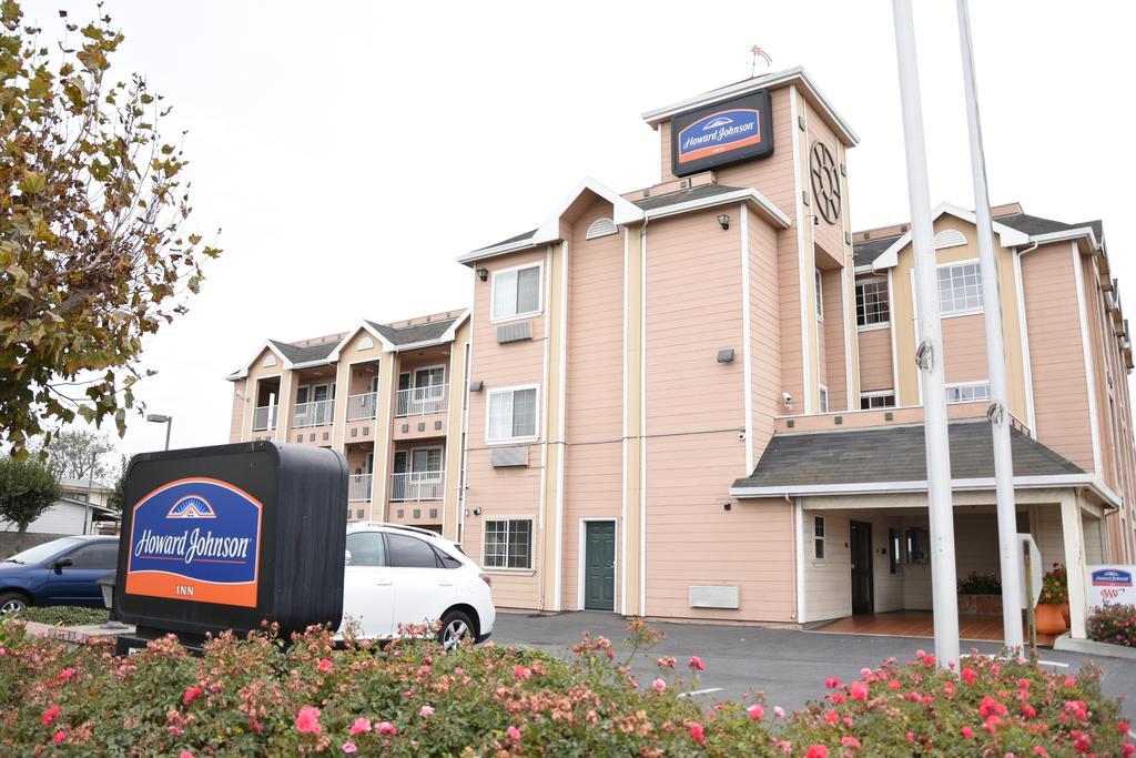 Howard Johnson By Wyndham Salinas Kültér fotó