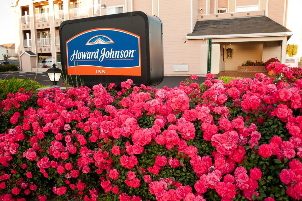 Howard Johnson By Wyndham Salinas Kültér fotó
